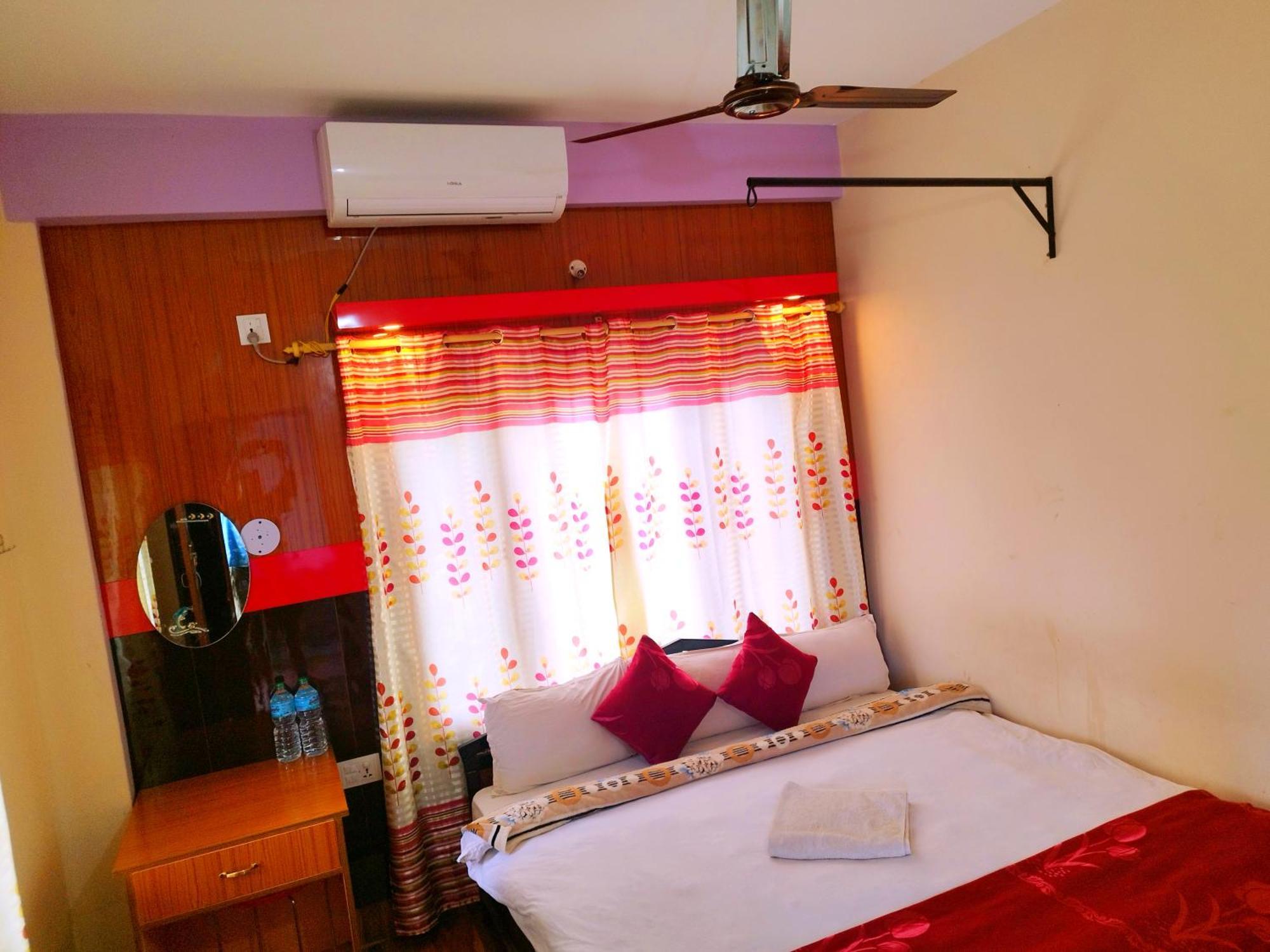 Hotel National Park Sauraha- Homely Stay And Peaceful Location With Jungle Safari Arrangements Exterior foto